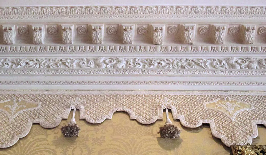 The lambrequin and cornices in the yellow drawing room. Leeds Castle, England