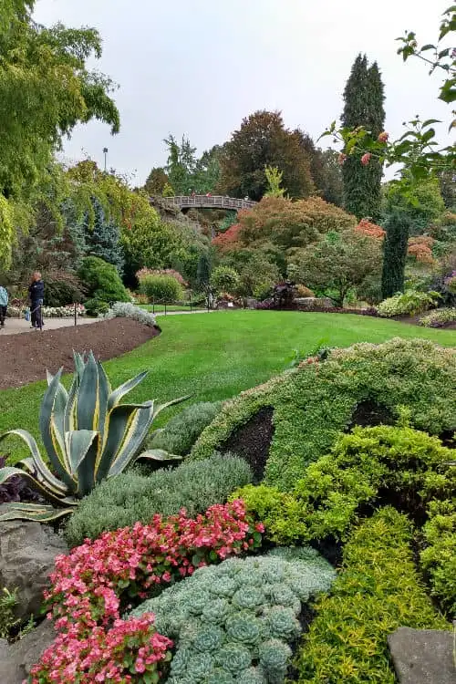 Queen Elizabeth quarry gardens