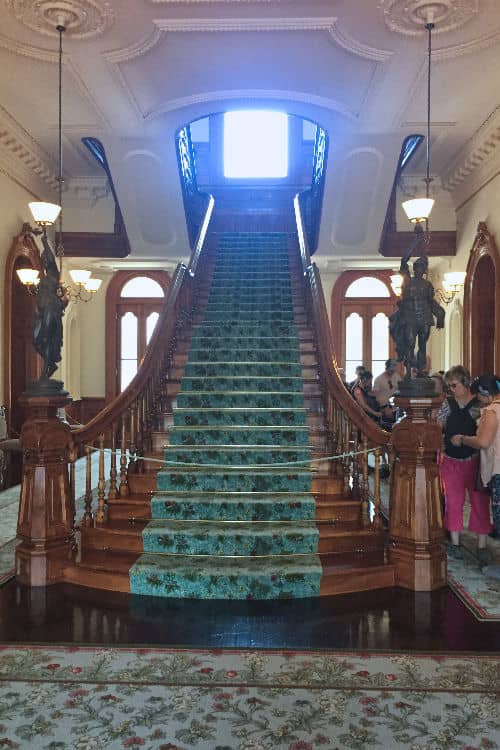 The grand staircase in Iolani Palace