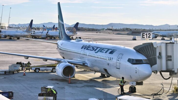 WestJet airplane 737-800