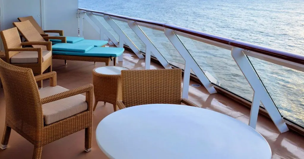 Some aft cabins offer no privacy as passengers can see onto your balcony