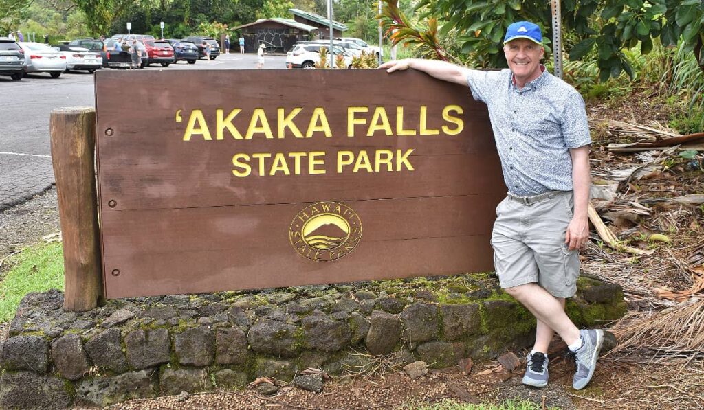 Brian next to the Akaka Falls sign