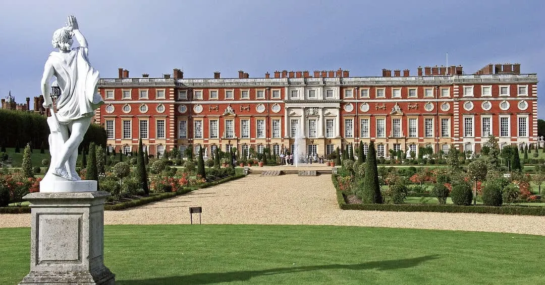 Hampton Court courtyard