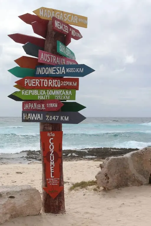 Direction sign at Punta Sur EcoPark