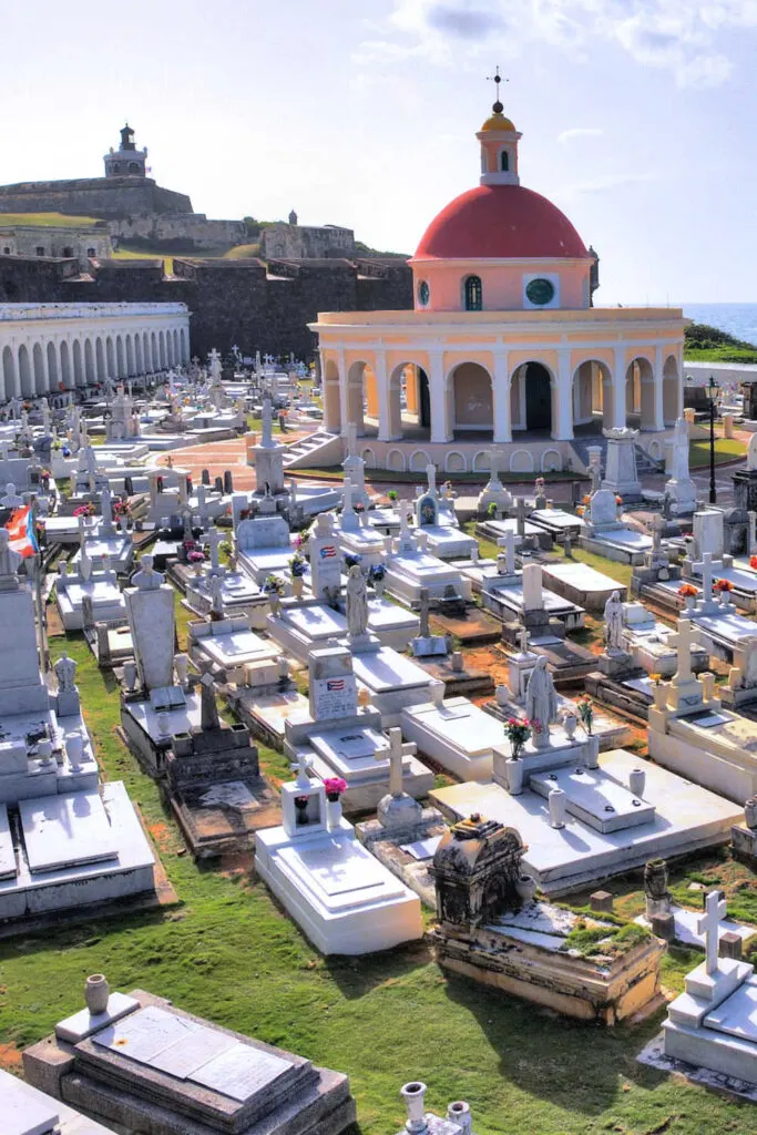 The crowded cemetery of Santa Maria Magdalena de Pazzis