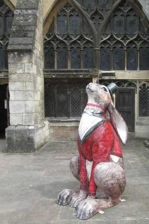 A five foot hare in the Garth