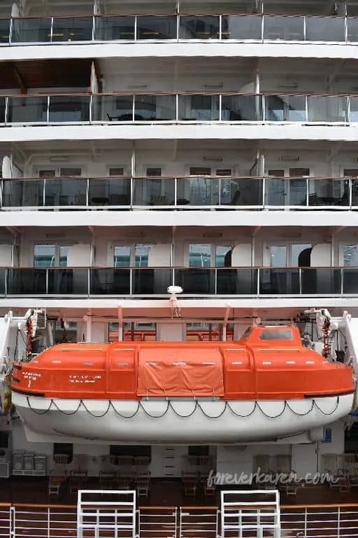 Cabins obstructed by a lifeboat