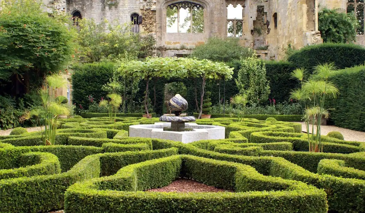 sudeley-castle-a-beautiful-cotswolds-estate-forever-karen