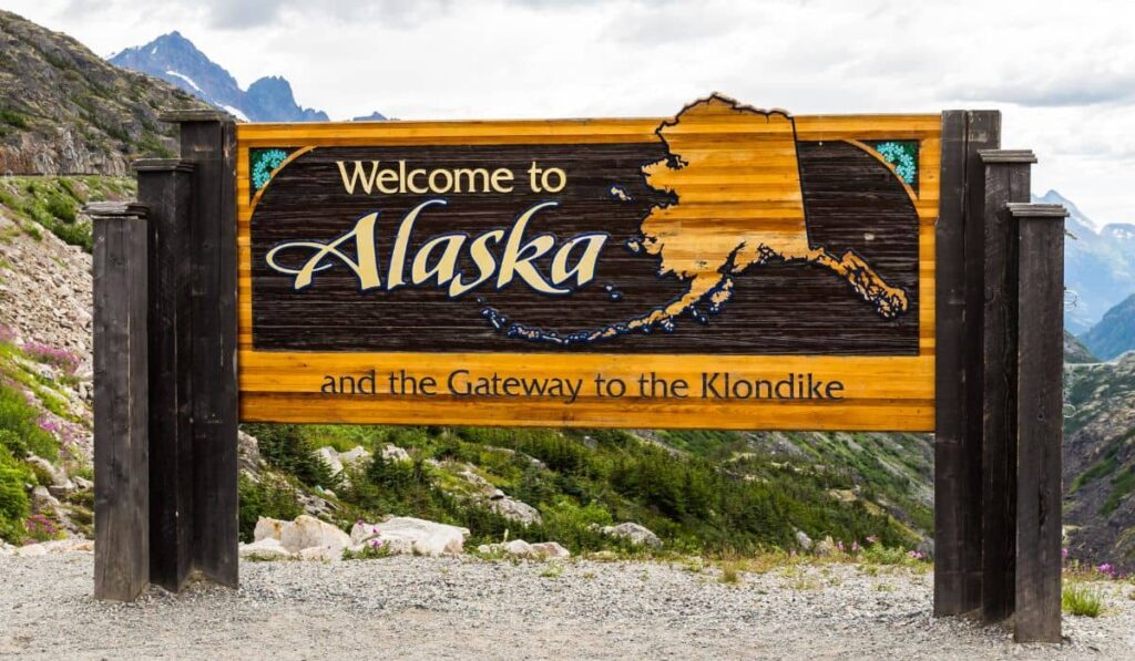 Welcome to Alaska sign on the Klondike Highway