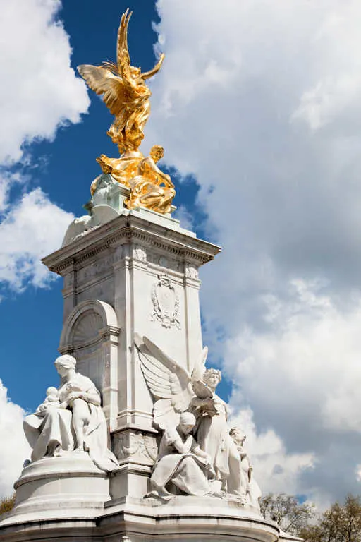 Queen Victoria Memorial in front of Buckingham Palace
