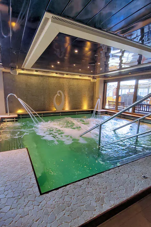 Cunard's aquatherapy pool