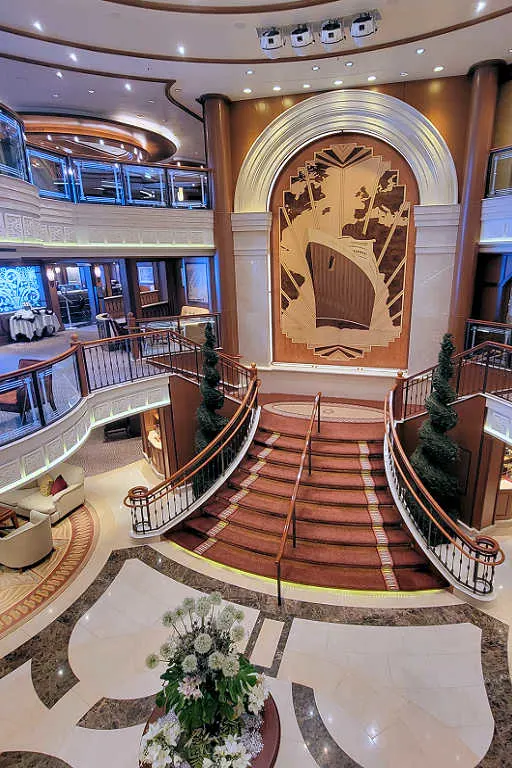 Queen Elizabeth grand lobby