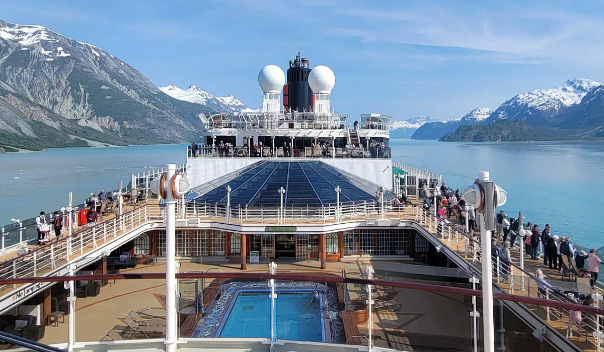 Cunard Queen Elizabeth in Glacier Bay National Park, Alaska