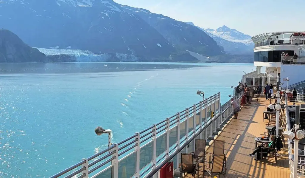 Cunard Queen Elizabeth at Glacier Bay National Park