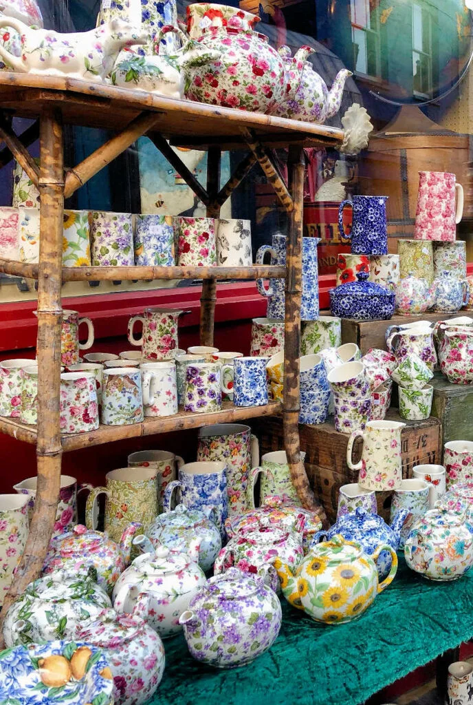 Souvenir teacups and teapots from England