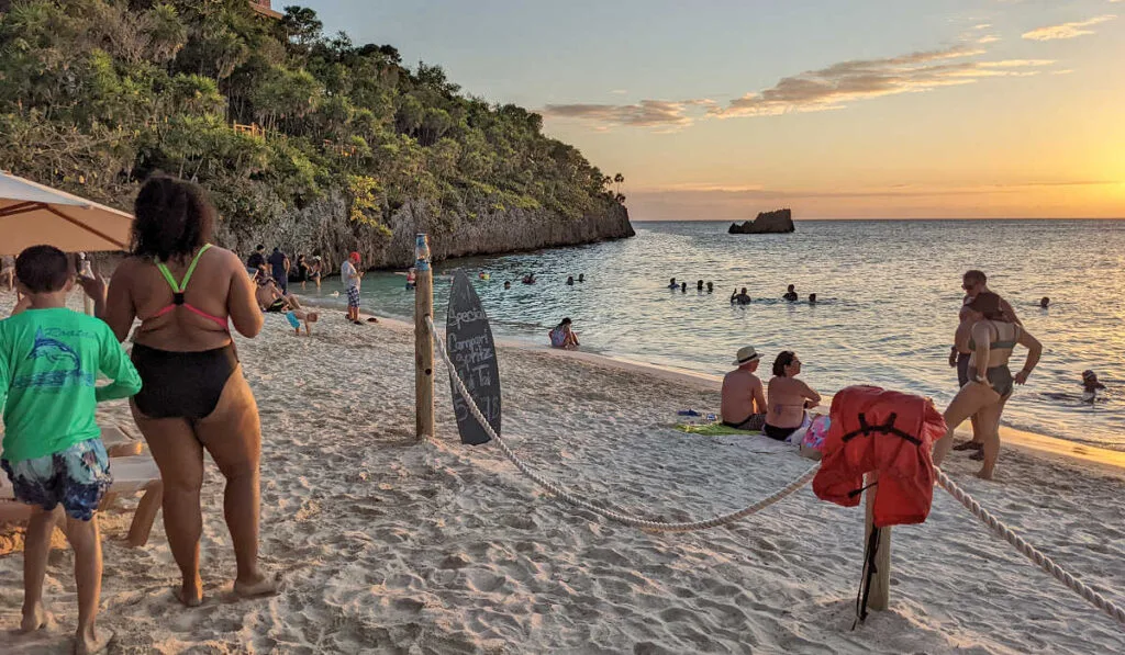 West Bay Beach, Roatan