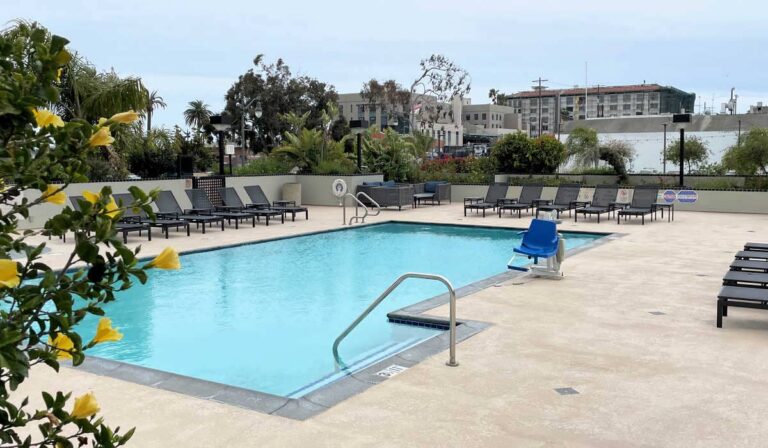 Crowne Plaza Los Angeles Harbor Hotel