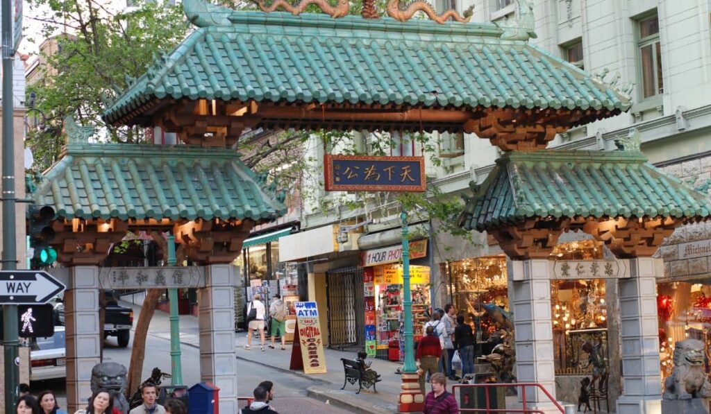 Dragon Gate, Chinatown