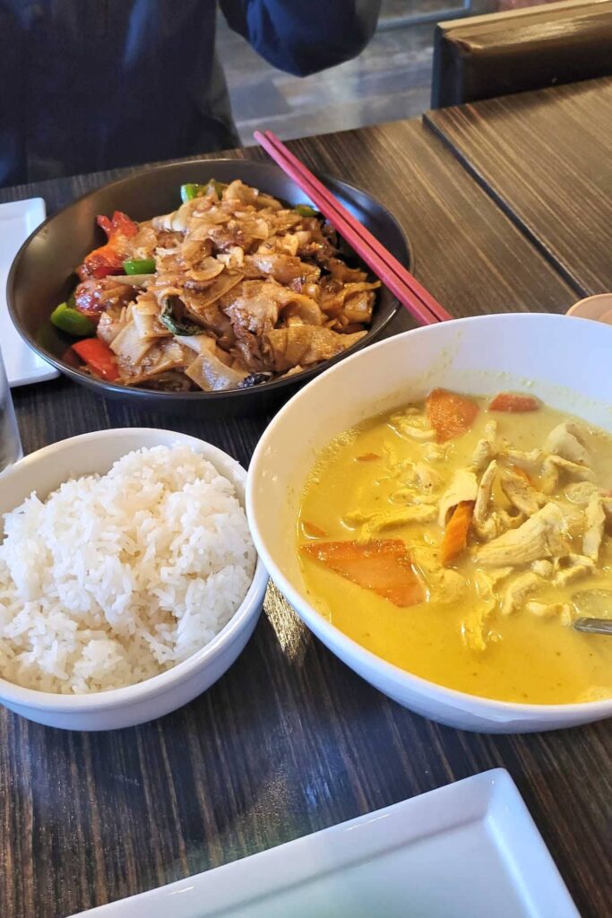 Yellow curry and Drunken noodles from Baramee Thai Restaurant