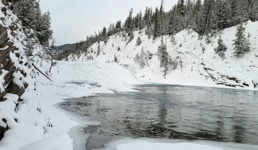 Bow Falls in winter