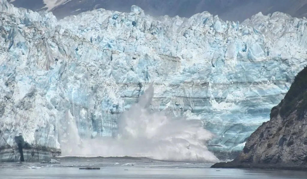 Glacier calving at Gilbert Point