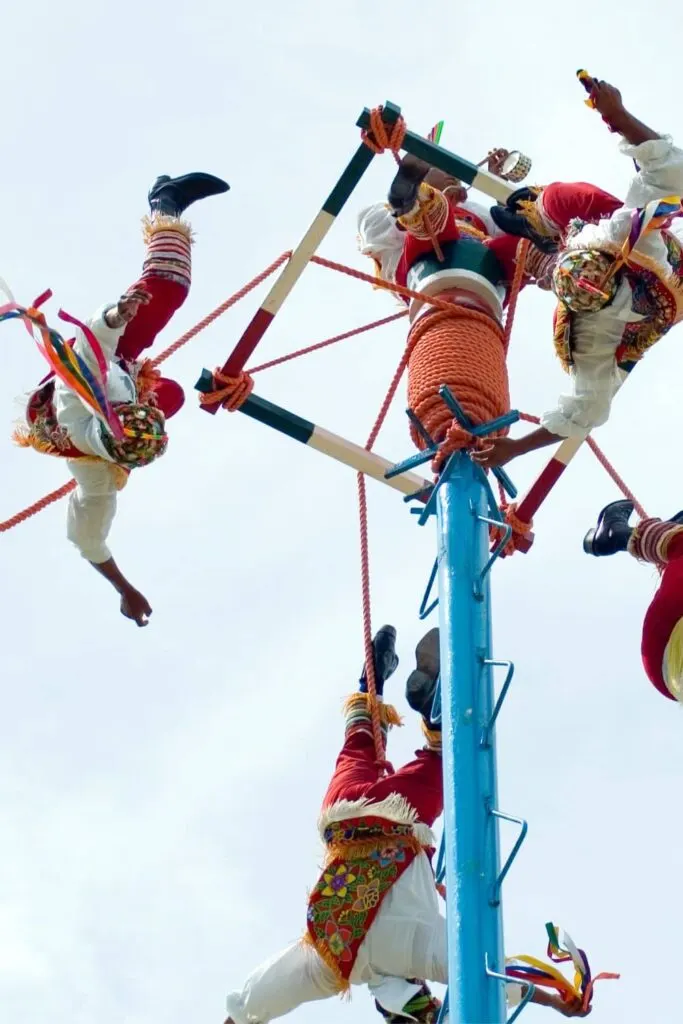 Voladores fliers