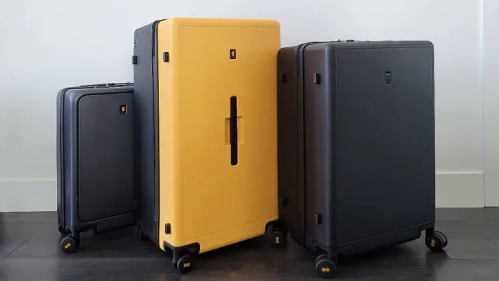 3 Pieces of Level8 luggage