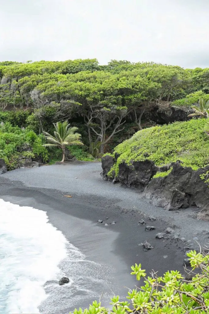 Black sand beach at Wai’anapanapa State Park