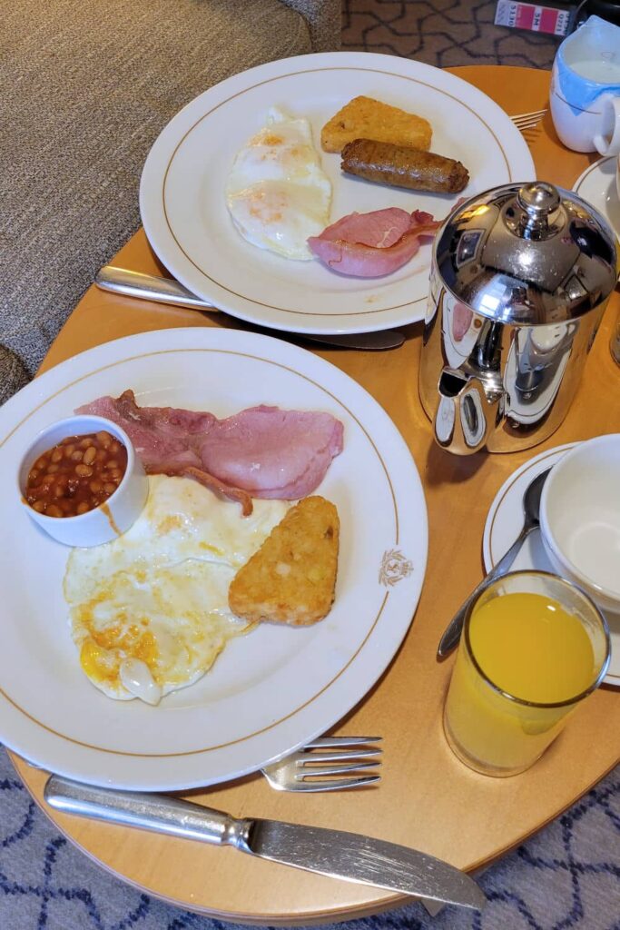 Cunard breakfast room service