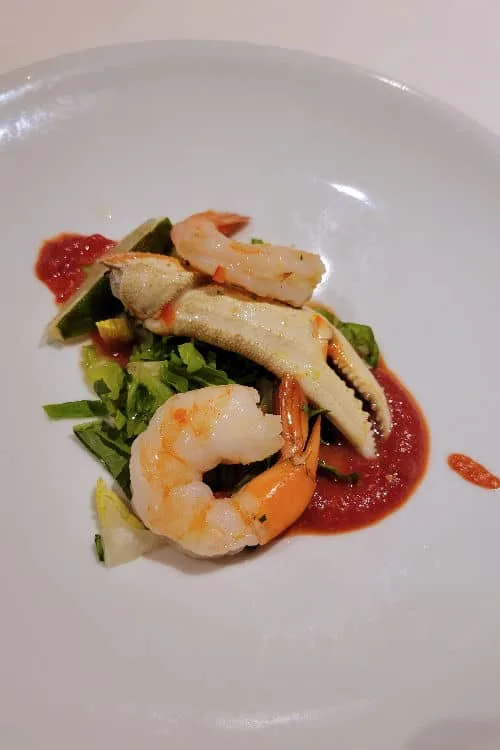 Chilled Jonah crab claw