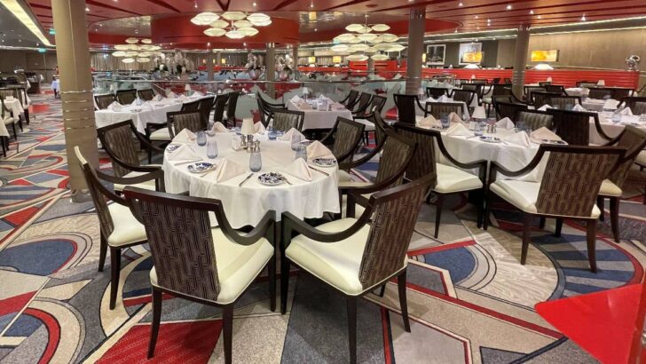 Nieuw Amsterdam main dining room